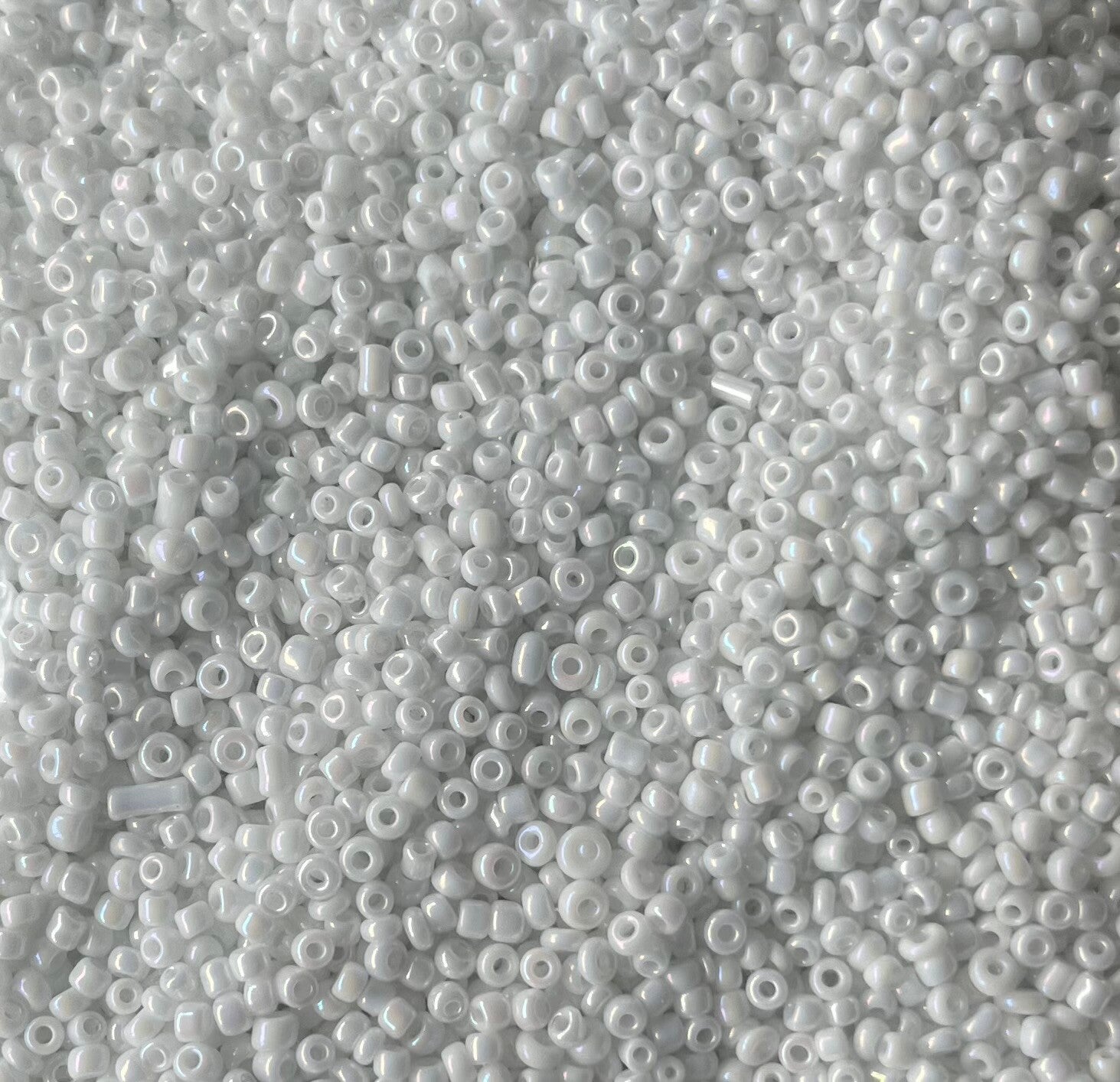 White 2mm rocailles (10 gram)