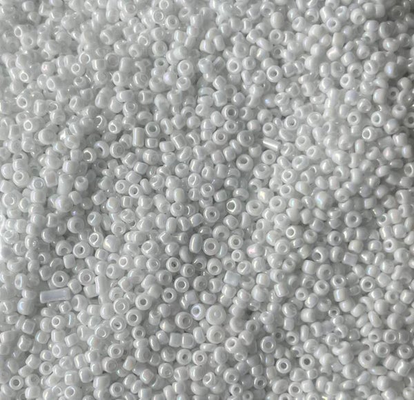 White 2mm rocailles (10 gram)