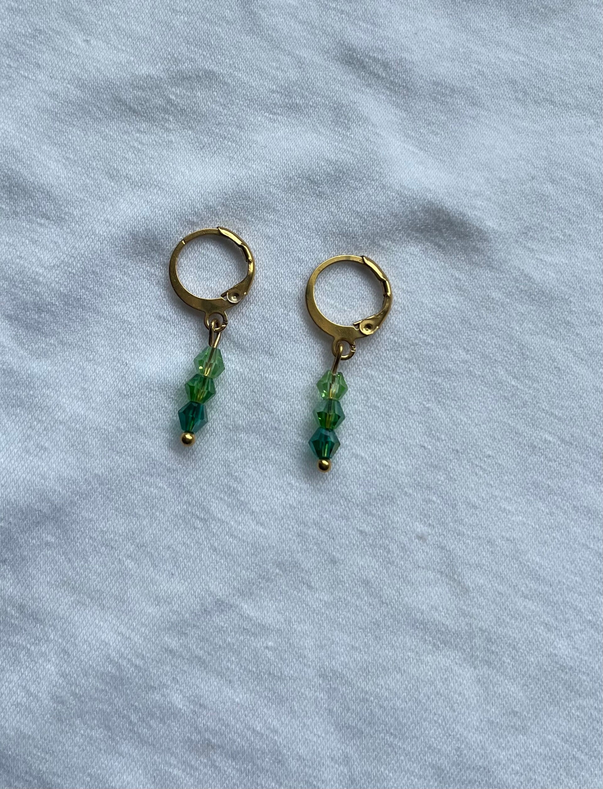 Green mix sparkle earrings (per paar)