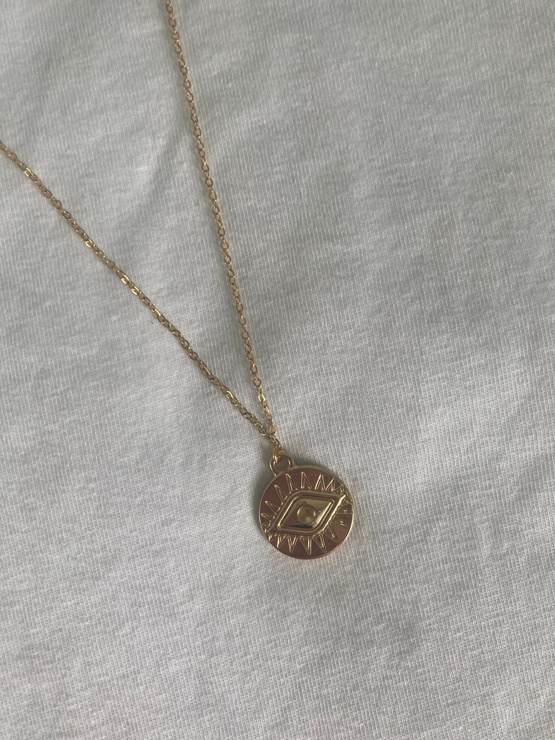 The eye necklace