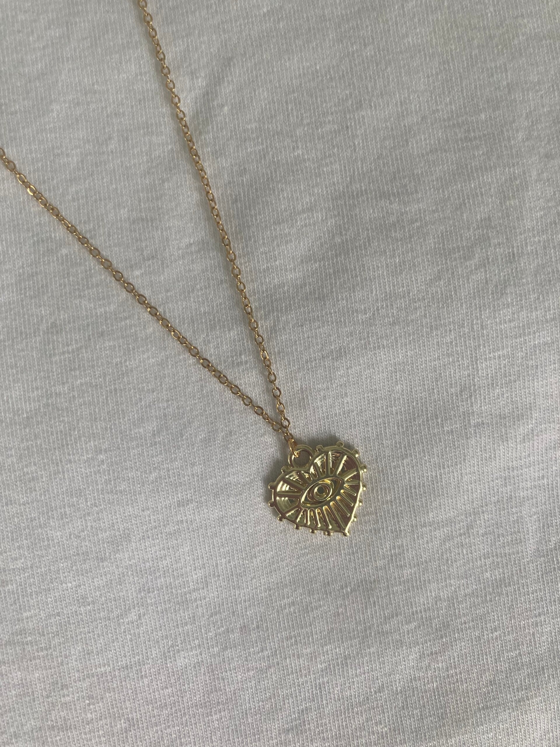Eye love necklace gold