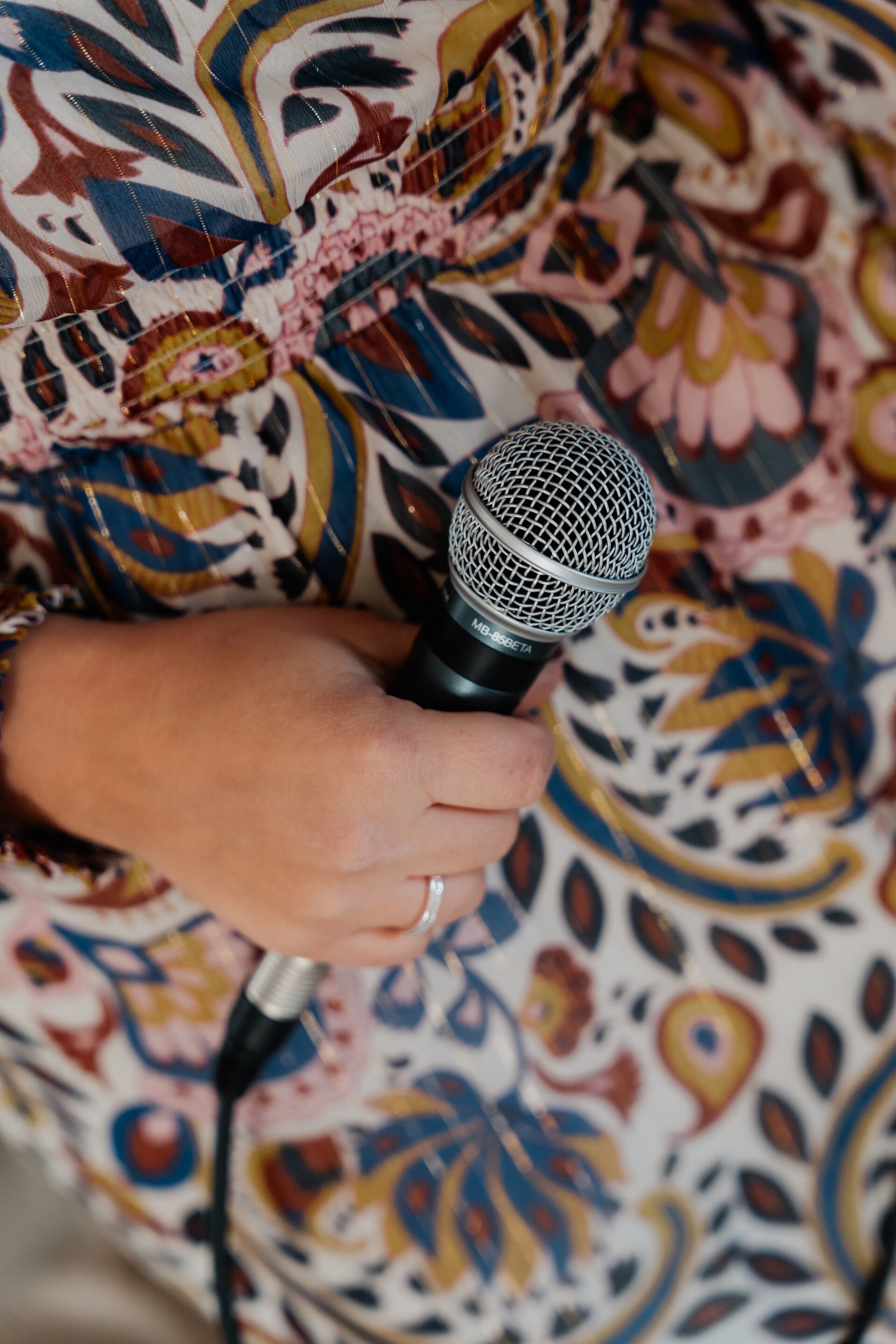 Freie Trauung Düren Aachen Köln Traurednerin Hochzeitssängerin Hochzeit Event Wedding Sängerin  Standesamt