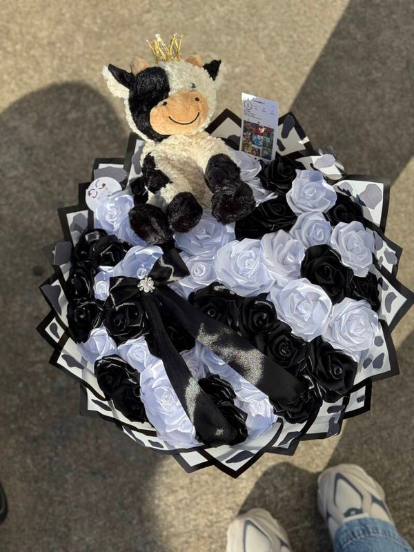 Vaquita bouquet 50 eternal roses