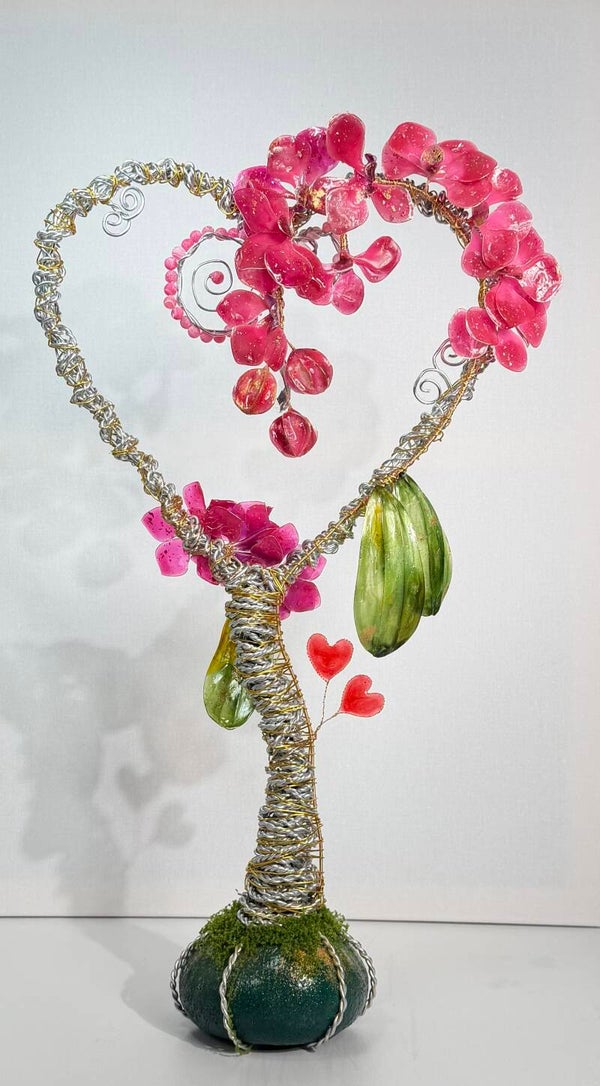 Handgemachtes Deko-Herz aus Draht mit Epoxidharz-Blumen – Unikat Geschenkidee