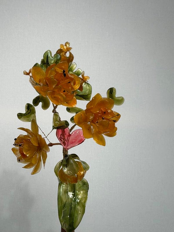 Exklusiver handgefertigter Blumenstrauß aus Epoxidharz auf Draht – edles Deko-Unikat