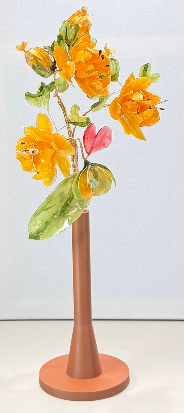 Exklusiver handgefertigter Blumenstrauß aus Epoxidharz auf Draht – edles Deko-Unikat