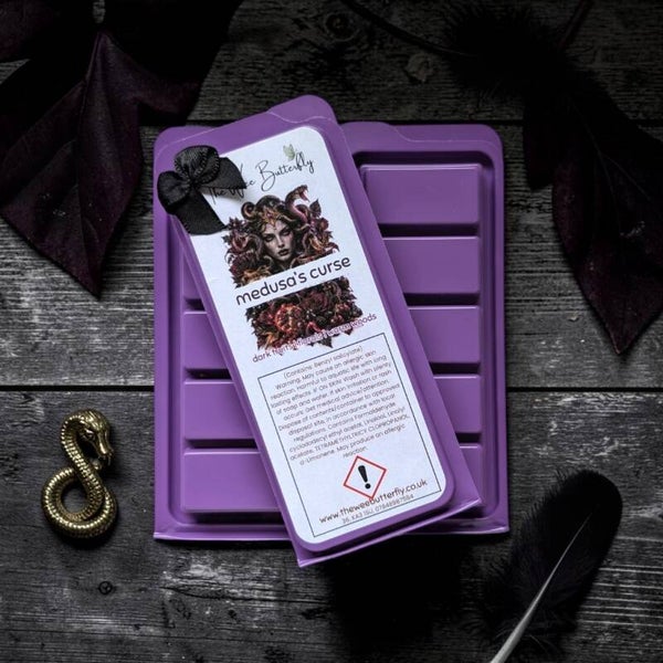 Medusa’s Curse Wax Melt Snapbar – Dark Fruits, Mysterious Florals & Warm Woods | Enchanting Halloween Home Fragrance