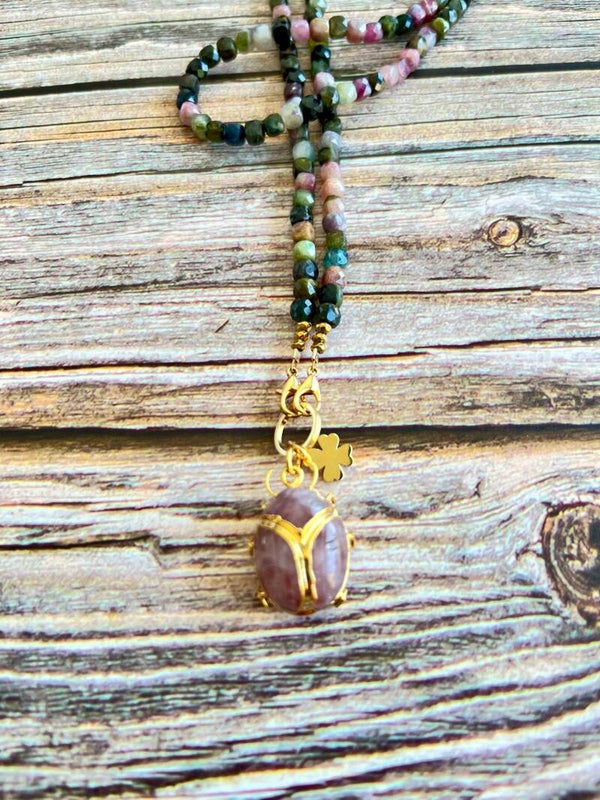 Collier Scarabée Quartz fraise