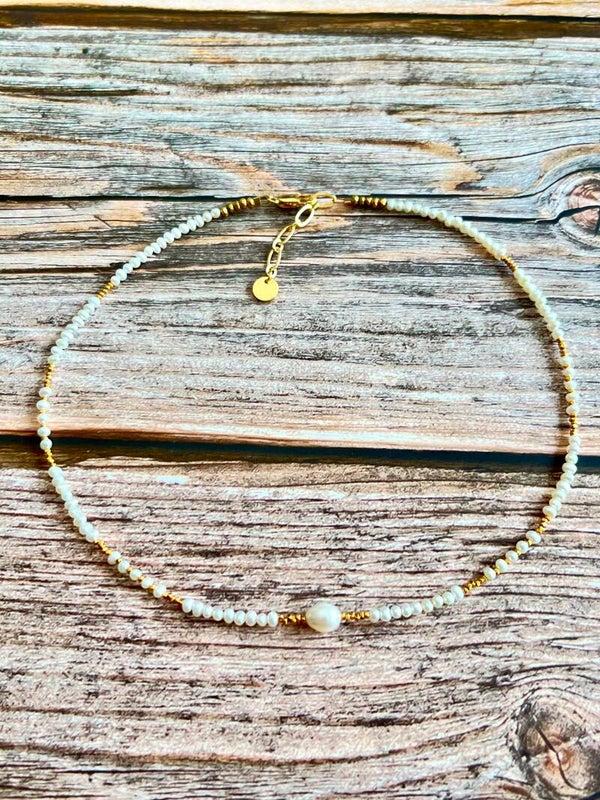 Collier ras de cou BORA BORA en perles d' eau douce