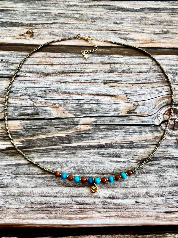 Collier ras de cou HEART and FLOWER Turquoise et Pierre de soleil