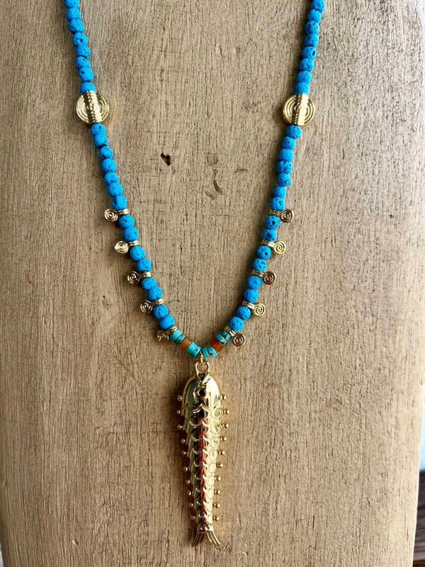 Sautoir Poisson doré et  Pierre de lave bleue