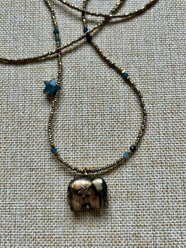 Long Collier Eléphant Labradorite