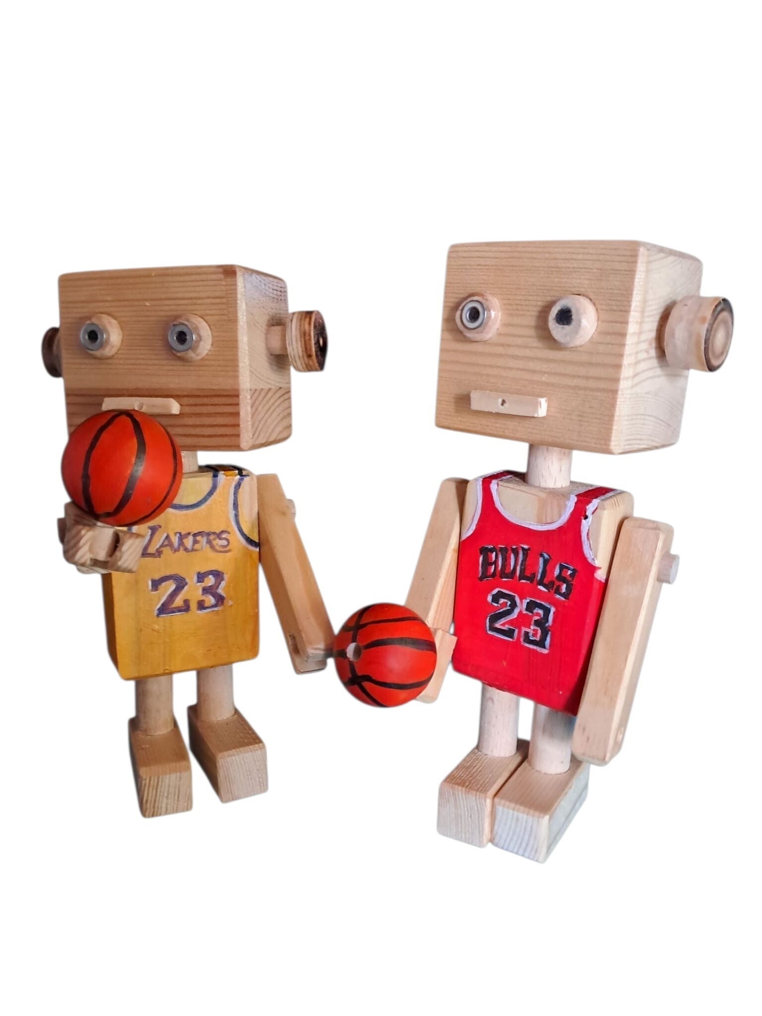 Robôs de madeira Basquete – Lakers & Bull.   / valor de cada peça