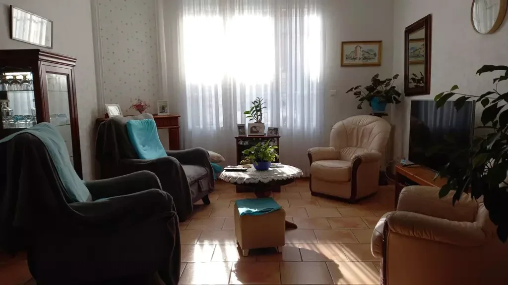 photo du salon basse qualité