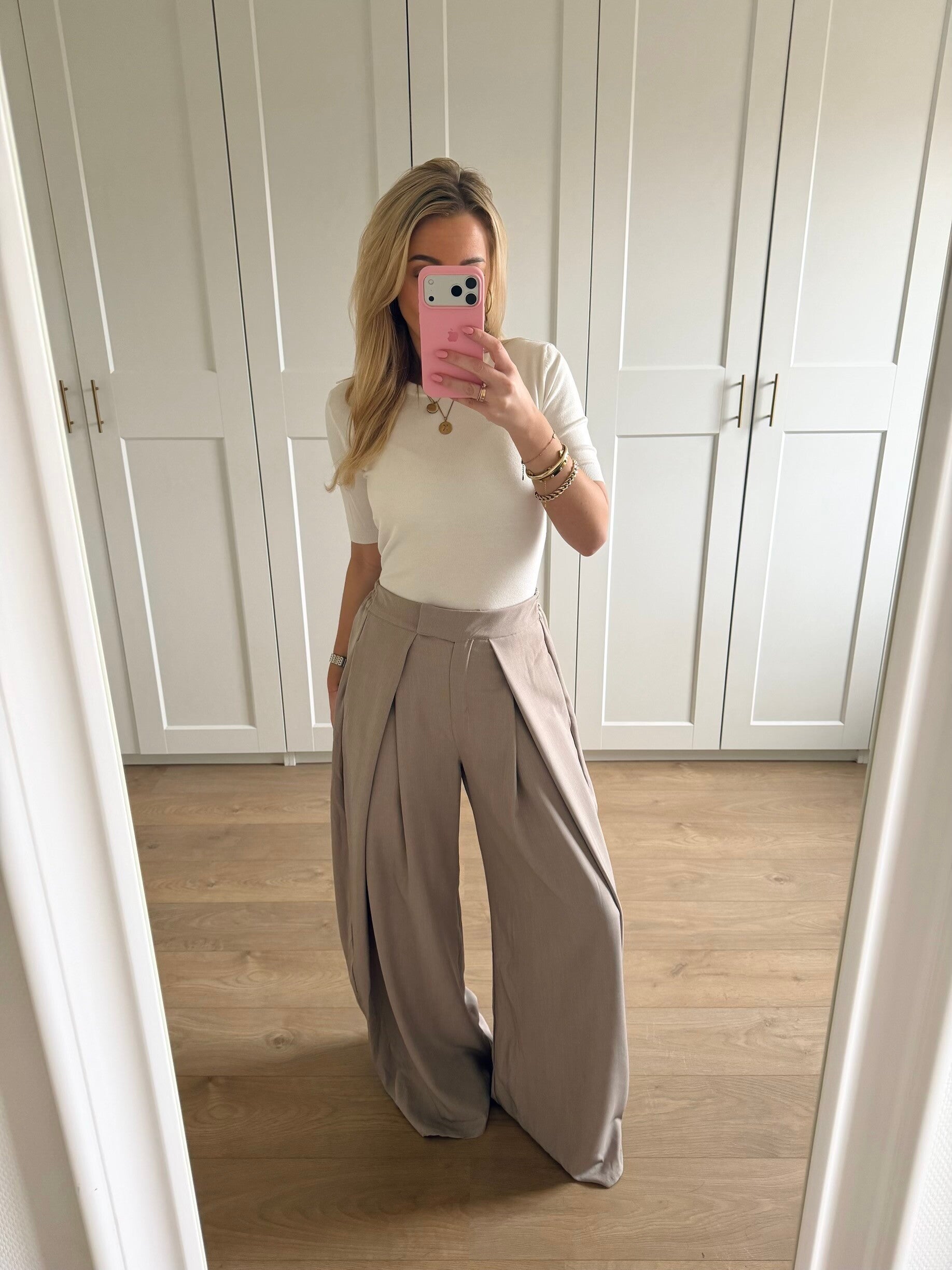 Wide leg pantalon met plooien - beige