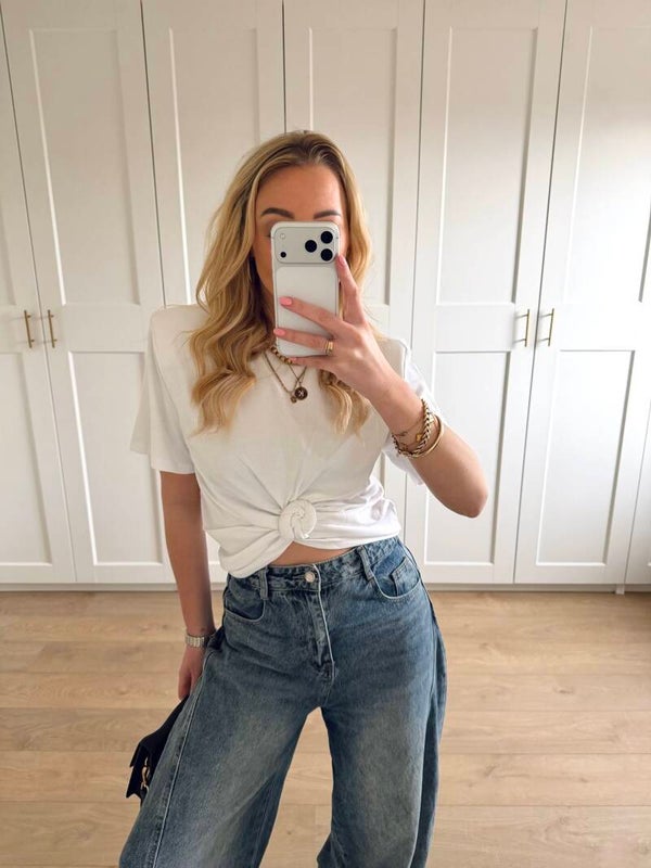 Top met knoopdetail - wit