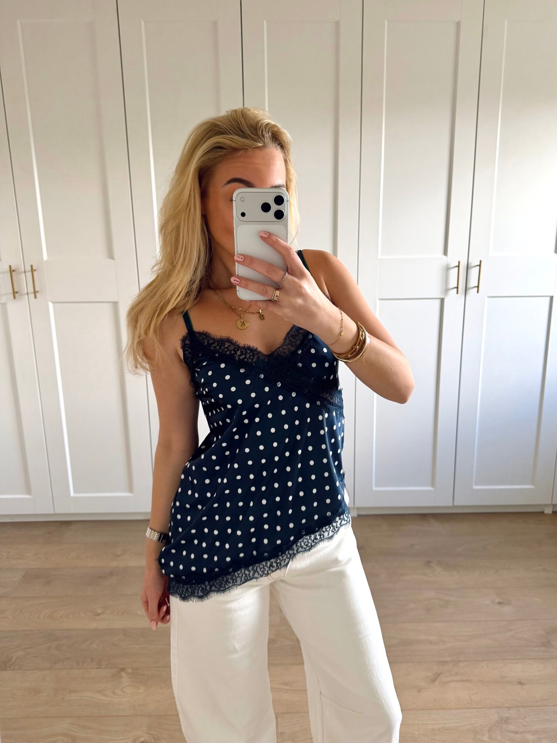 Stippen top met kant - blauw/wit