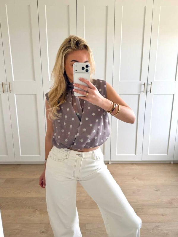 Mouwloze stippen top - taupe