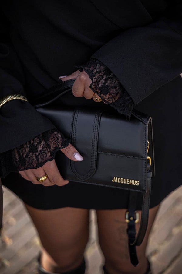 Kanten top met flare mouw - zwart