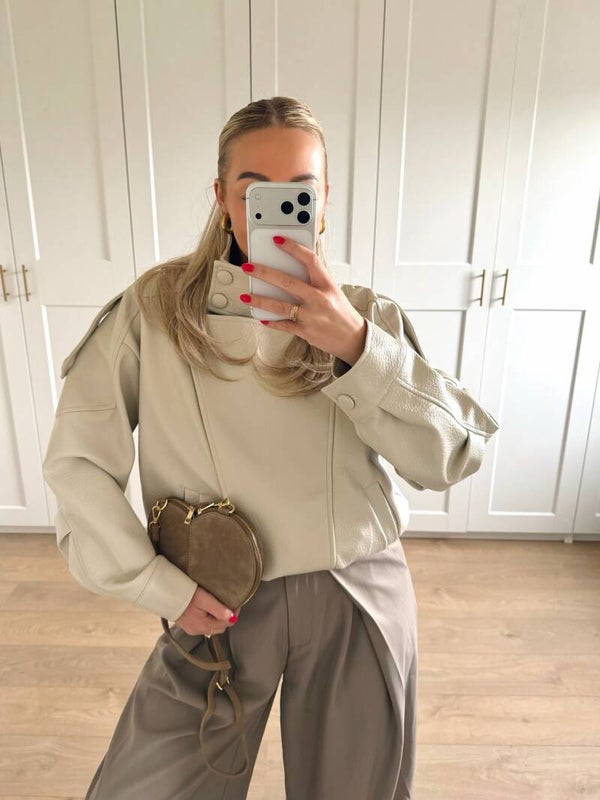 Jas met hoge kraag - beige