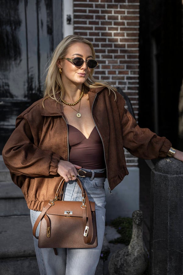 Suede look bomber met schoudervulling - bruin