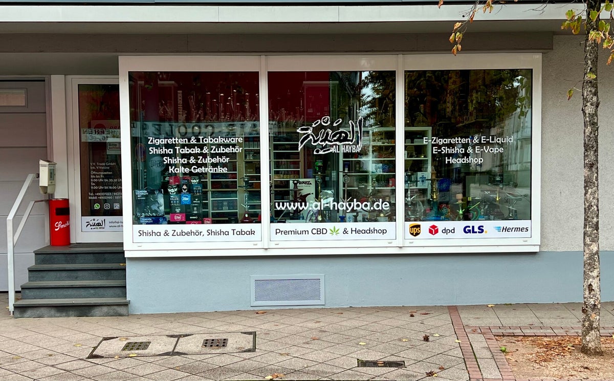 vape shop ludwigshafen Tobacco products shop hi-res stock photography and images - Page 4