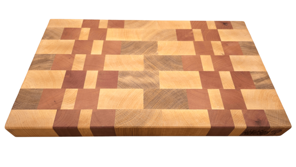 Stirnholz-Schneidebrett „Blockmuster“ – Eiche, Birke & Birne im Designverbund