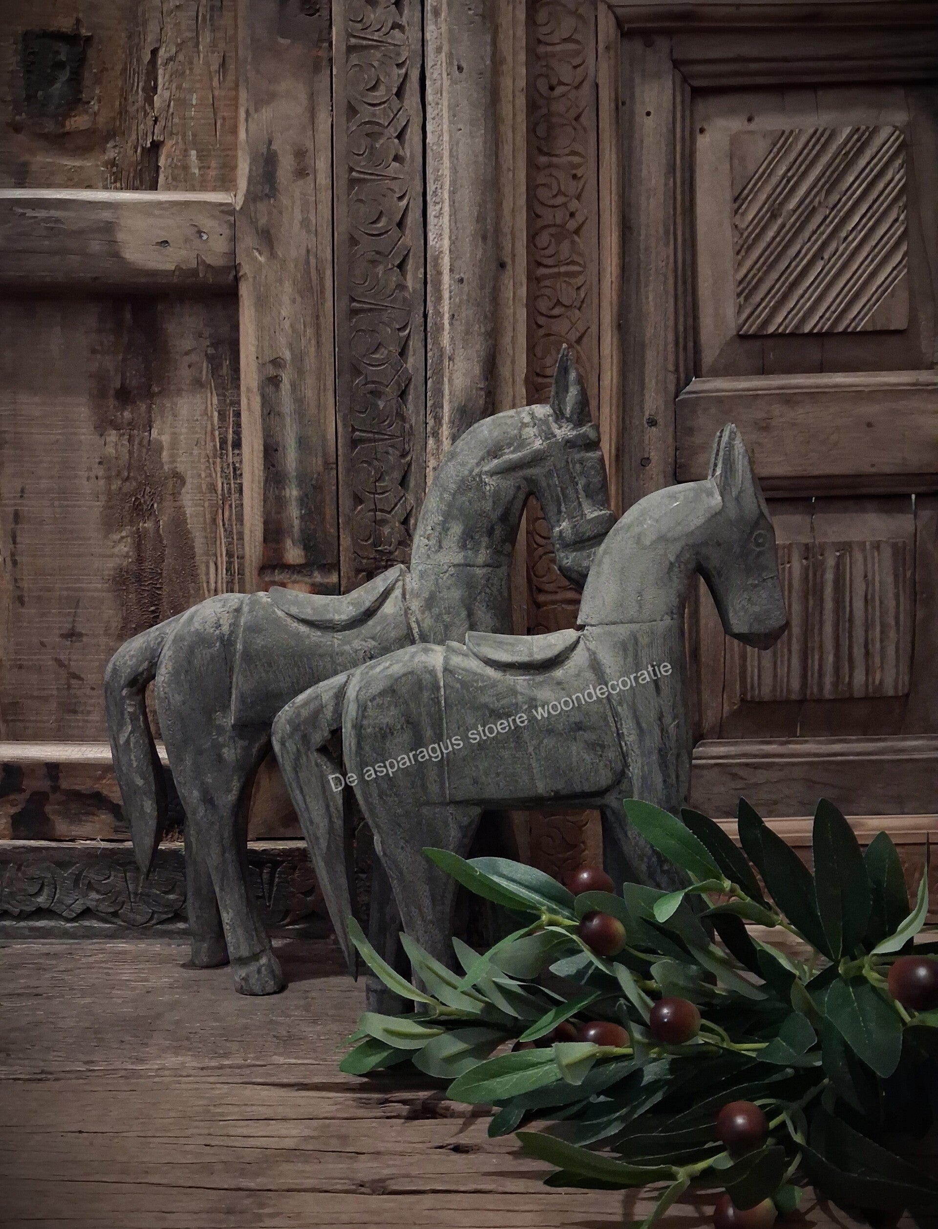 Set houten paarden