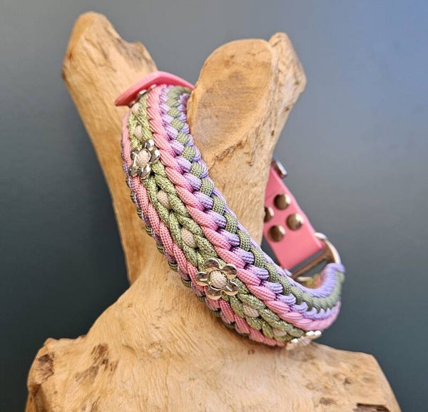 Halsband Blooming Flowers maat 34-40 cm