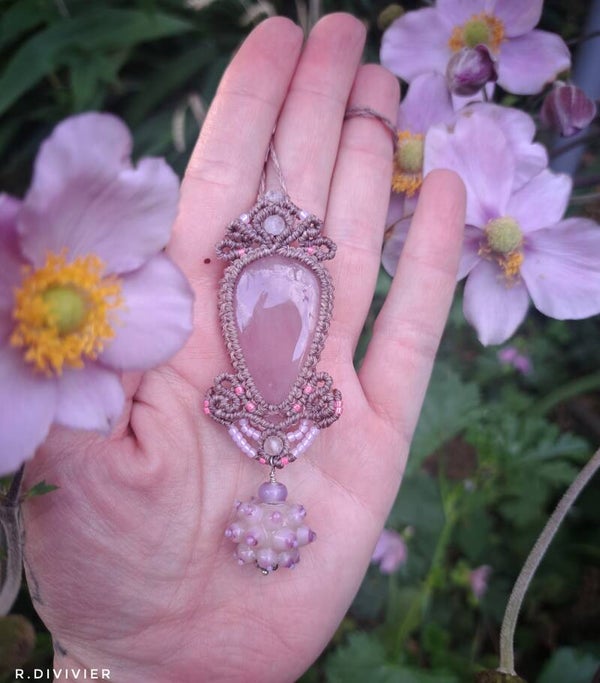 Die Kette der Göttin – ein bisschen Brustmagie 🌸✨