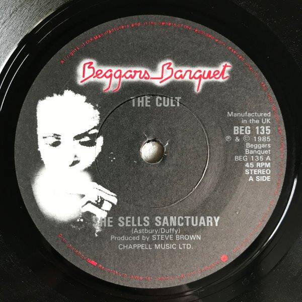 UK BEG135 distributed by WEA, black label