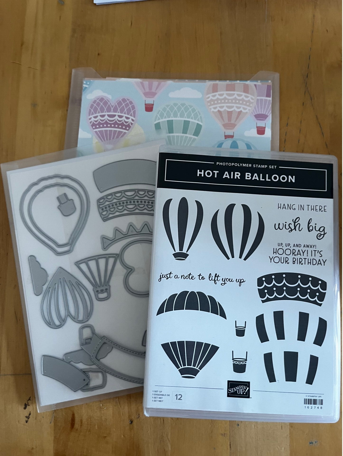 Hot Air Balloon – stempelset + snijmallen + dessinpapier (retired bundel)