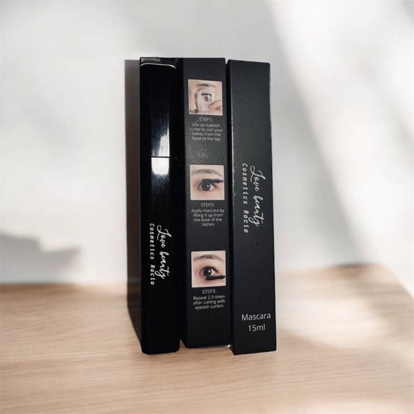 Waterproof  and vegan mascara