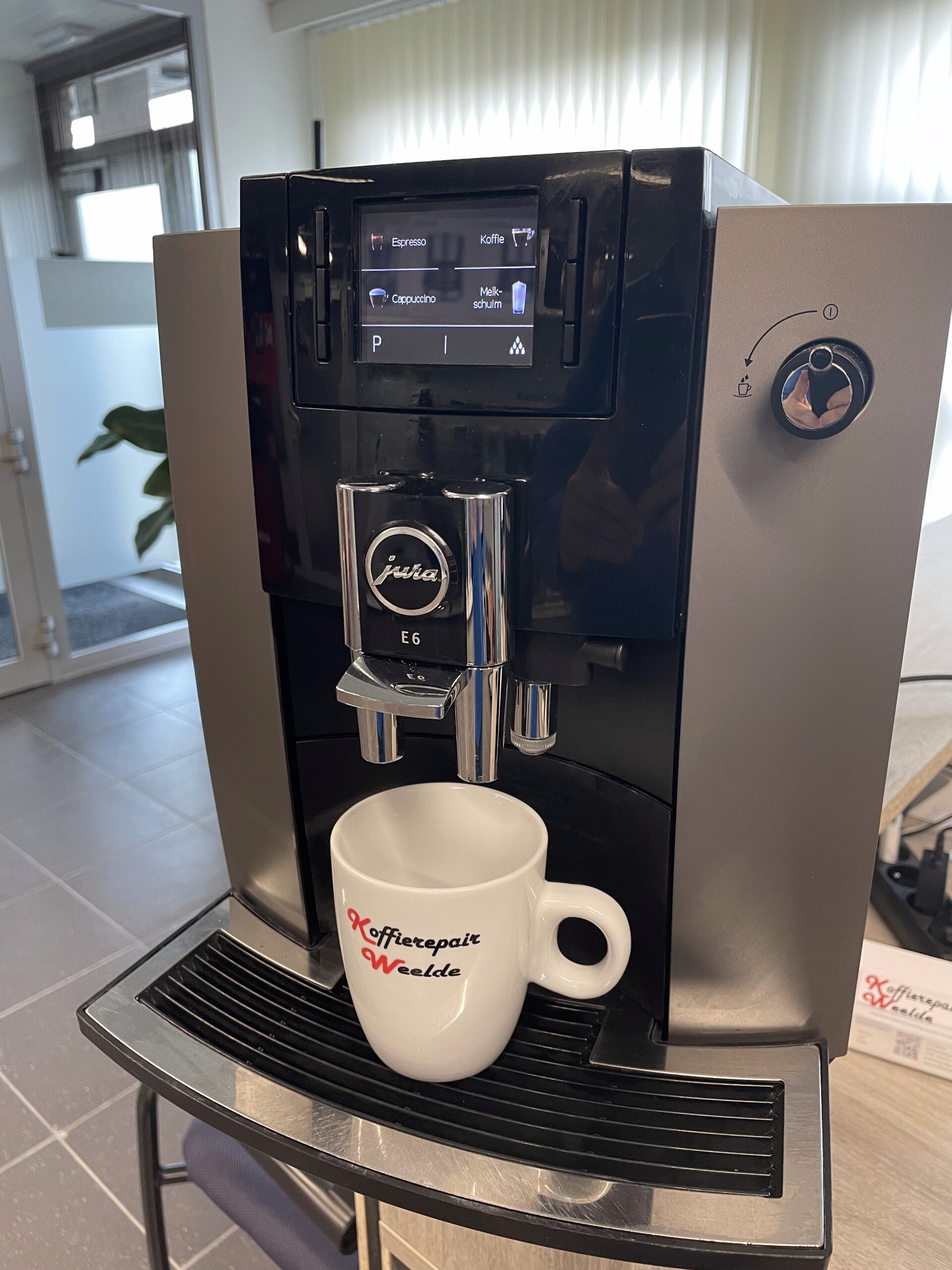 Jura E6 Dark inox Refurbisched