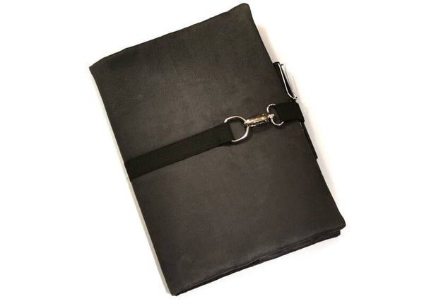 Bucheinband gefüttert mit Karabiner Verschluss