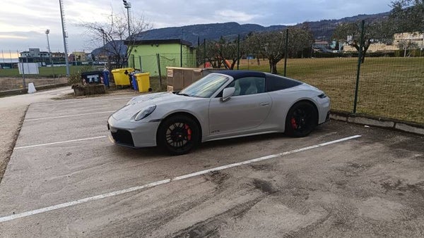 PORSCHE 911 TARGA 4 GTS