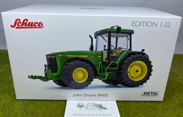 John Deere 8400
