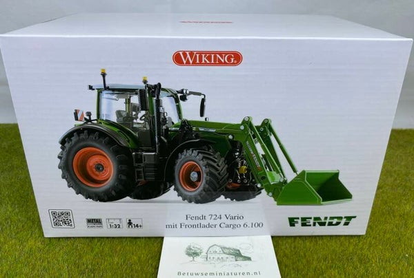 Fendt 724 vario met Cargo 6.100 voorlader