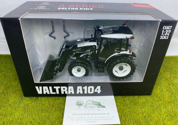 Valtra A104 tractor met voorlader