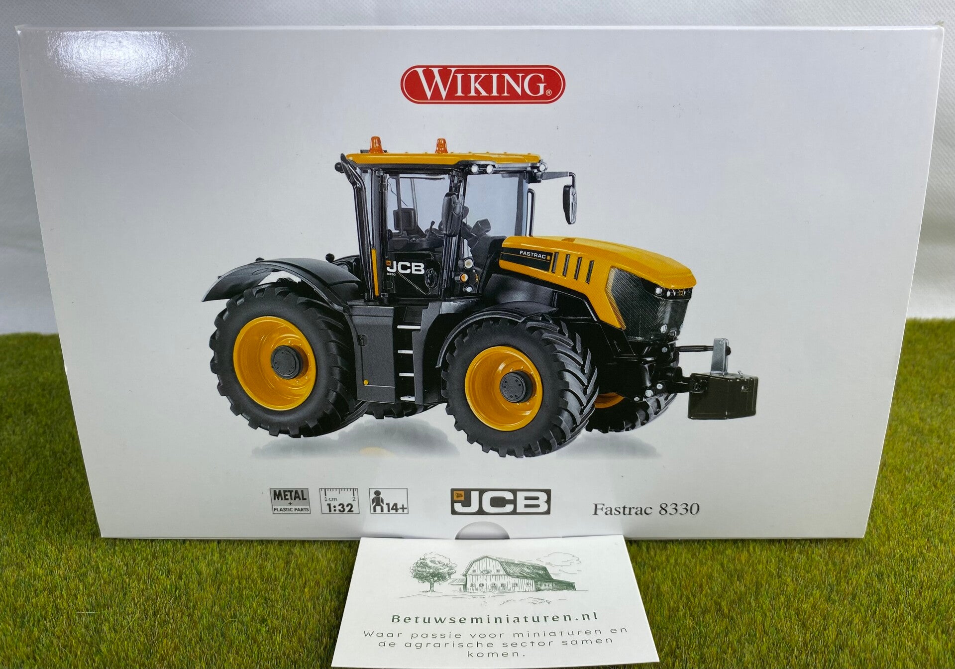 JCB Fastrac 8330