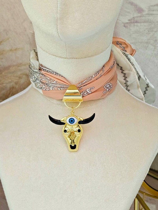 Collar pañoleta toro ojo