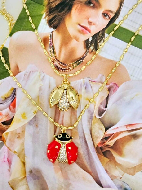 Collar catarina roja o dorada