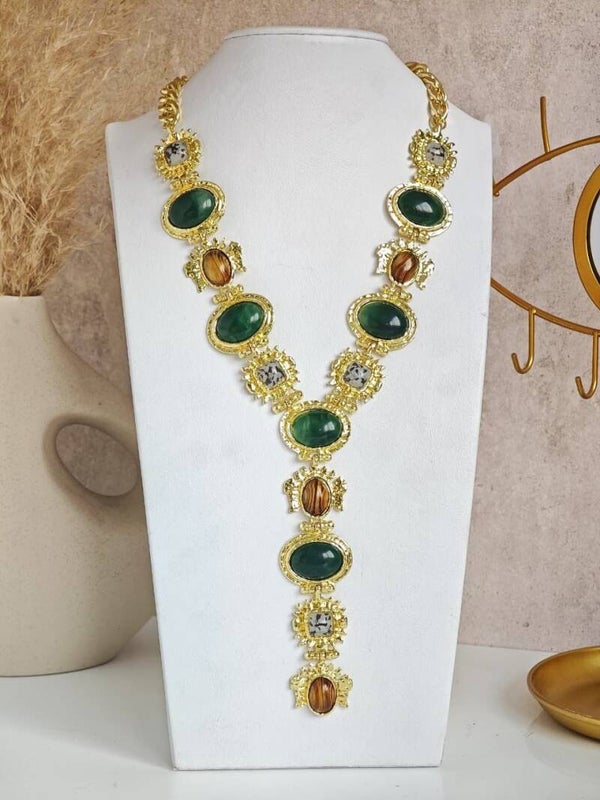 Collar jade