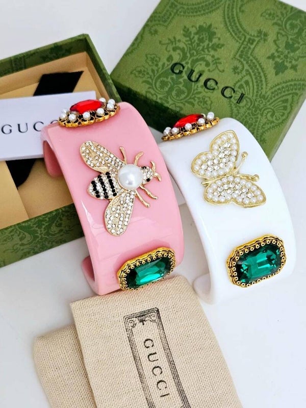 Brazalete blanco mariposa