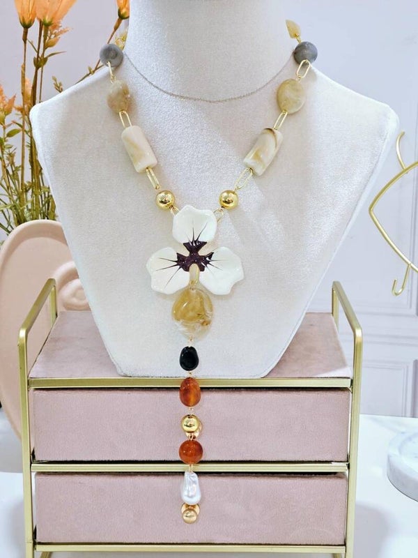 Collar pétalos