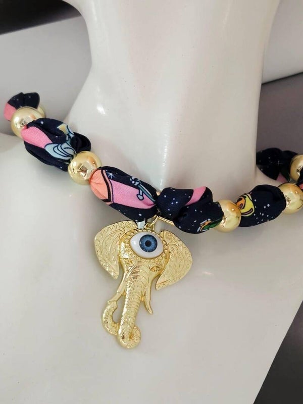 Collar pañoleta elefante