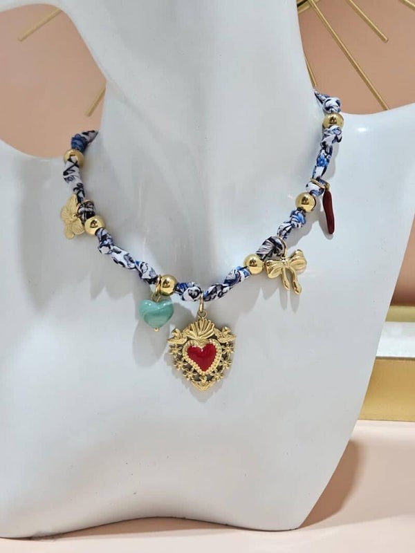 Collar pañoleta y charms