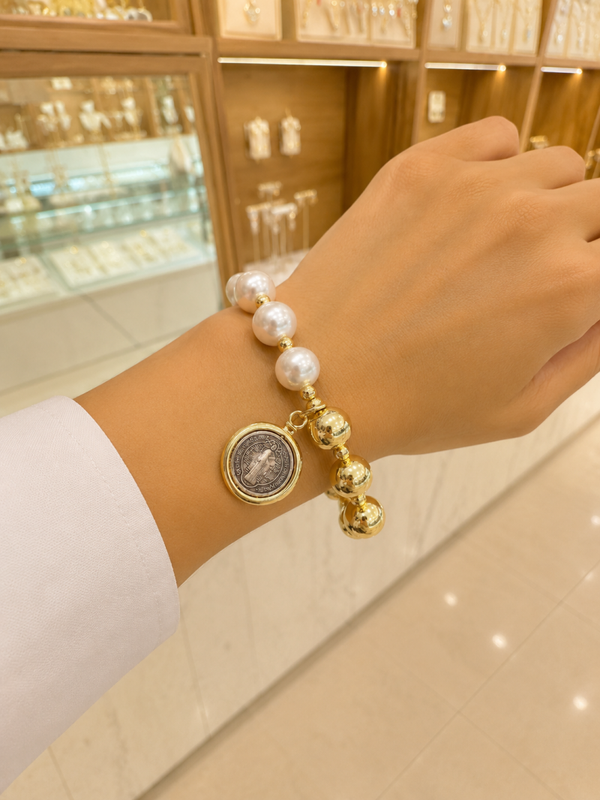 Pulsera san Benito perla y dorado