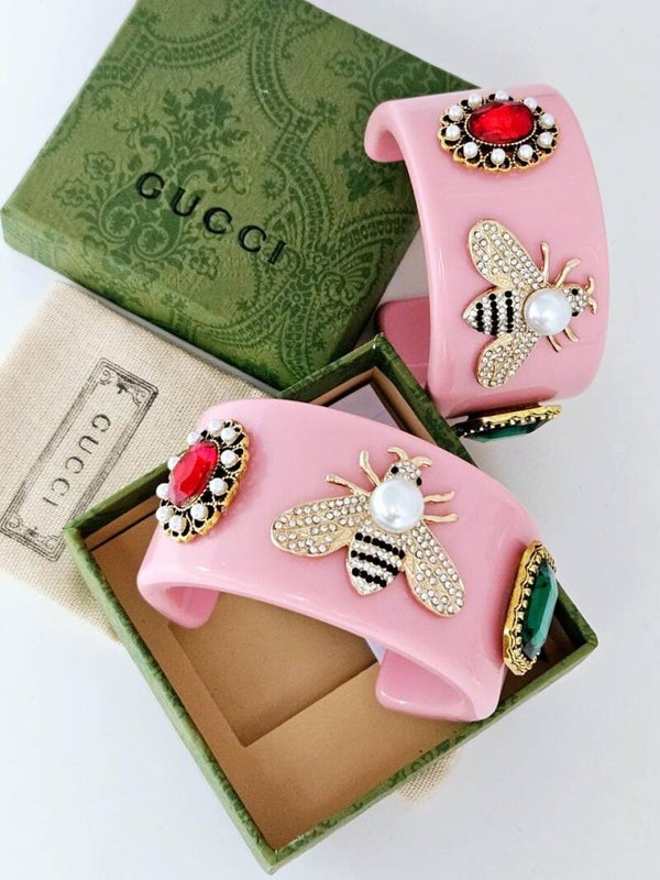 Brazalete rosa abeja