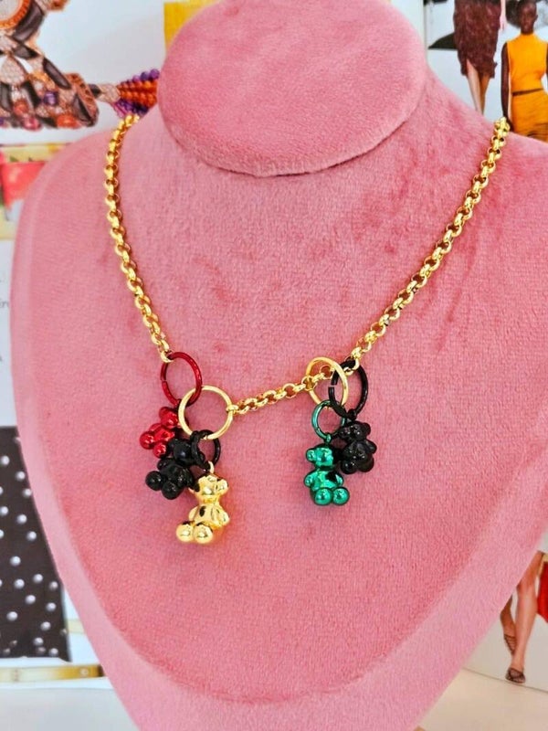 Collar tous varios